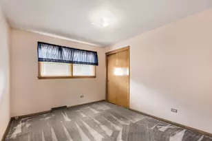 10749 S Rockwell St, Chicago, IL 60655 - Photo 5