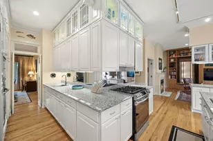 2705 N Bosworth Ave, Chicago, IL 60614 - Photo 21