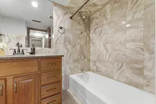 13248 W Circle Dr Pkwy, Crestwood, IL 60418 - Photo 11