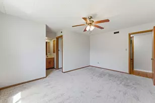 13248 W Circle Dr Pkwy, Crestwood, IL 60418 - Photo 17