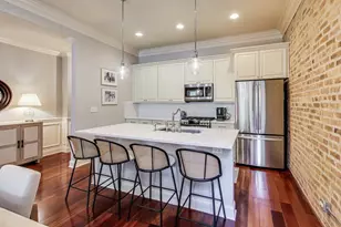 1420 W Belle Plaine Ave, Chicago, IL 60613 - Photo 5