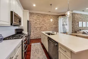 1420 W Belle Plaine Ave, Chicago, IL 60613 - Photo 7