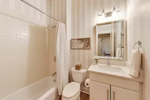 1420 W Belle Plaine Ave, Chicago, IL 60613 - Photo 15