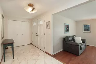1255 Laurel Ave, Deerfield, IL 60015 - Photo 3