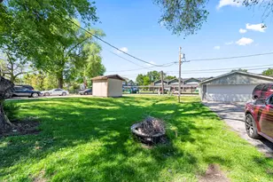 207 S Ottawa St, Joliet, IL 60436 - Photo 17