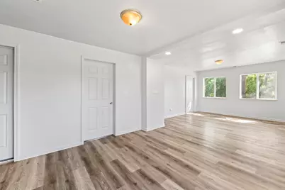 207 S Ottawa Street, Joliet, IL 60436 - Photo 7