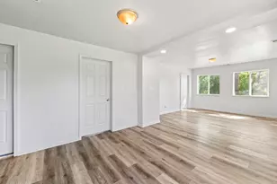 207 S Ottawa St, Joliet, IL 60436 - Photo 7