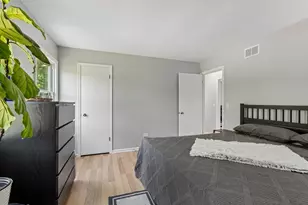 826 Elm Ave, Round Lake Park, IL 60073 - Photo 15