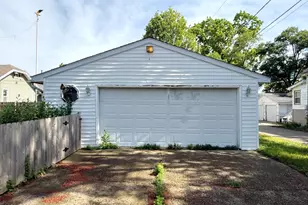 151 S Martin Ave, Waukegan, IL 60085 - Photo 15