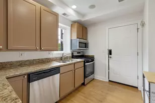 2935 W Rosemont Ave, Chicago, IL 60659 - Photo 9