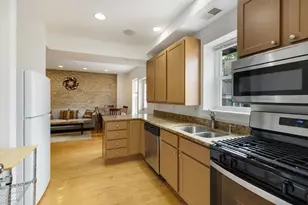 2935 W Rosemont Ave, Chicago, IL 60659 - Photo 7