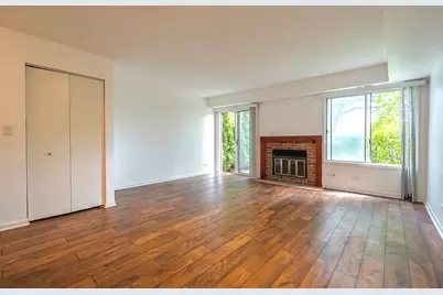 514 E Windgate Court #2D5, Arlington Heights, IL 60005 - Photo 3