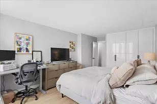 1355 N Sandburg Terrace, Chicago, IL 60610 - Photo 17
