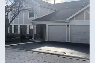 576 Greystone Lane #C2, Wheeling, IL 60090 - Photo 1