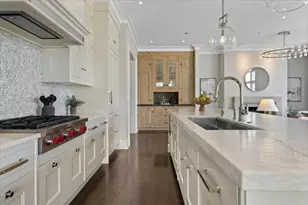 9 W Walton St, Chicago, IL 60610 - Photo 11