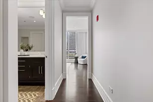 9 W Walton St, Chicago, IL 60610 - Photo 21