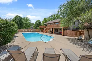 1404 Larson St, Sycamore, IL 60178 - Photo 7