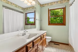 6127 Tyrnbury Dr, Lisle, IL 60532 - Photo 21