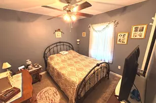 440 N Indiana Ave, Salem, IL 62881 - Photo 9