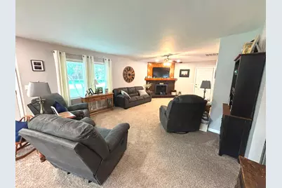 440 N Indiana Avenue, Salem, IL 62881 - Photo 3