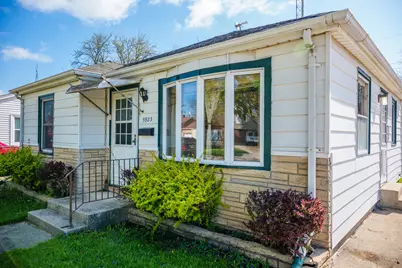 5923 44th Avenue, Kenosha, WI 53144 - Photo 1
