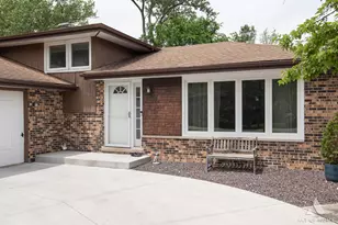 10136 Charles Ave, Palos Hills, IL 60465 - Photo 5