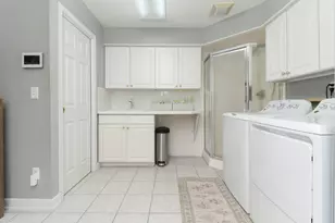 206 Fleetwood Dr, Bloomington, IL 61701 - Photo 33
