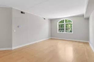 245 Burlington Ave, Clarendon Hills, IL 60514 - Photo 5