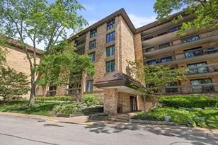 1671 Mission Hills Rd, Northbrook, IL 60062 - Photo 1
