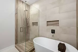 2825 N Halsted St, Chicago, IL 60657 - Photo 17