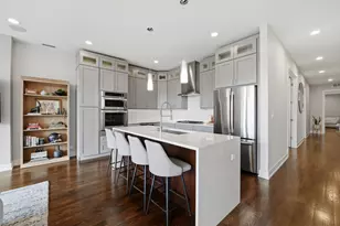 2825 N Halsted St, Chicago, IL 60657 - Photo 7