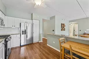 3451 N Carriageway Dr, Arlington Heights, IL 60004 - Photo 17