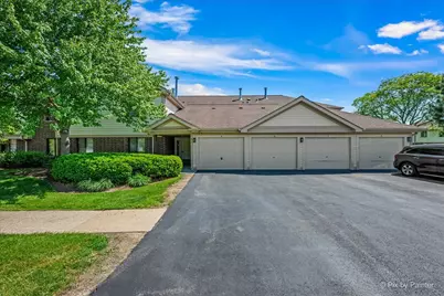 827 E Kings Row #8, Palatine, IL 60074 - Photo 1