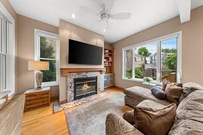 2324 W McLean Avenue, Chicago, IL 60647 - Photo 3