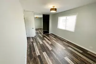 228 N Waterford Dr, Schaumburg, IL 60194 - Photo 11