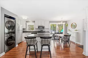 924 Bradford Ln, Schaumburg, IL 60193 - Photo 7