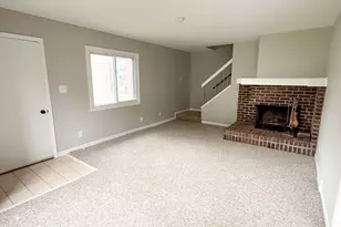 1719 Cedarbrook Ct, Sycamore, IL 60178 - Photo 3