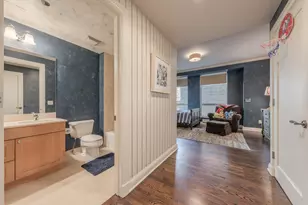 270 E Pearson St, Chicago, IL 60611 - Photo 15