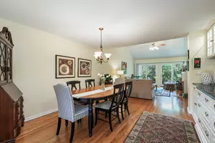 1916 W Ashbury Ln, Inverness, IL 60067 - Photo 7