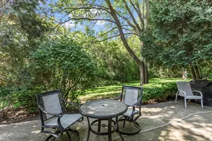 1916 W Ashbury Ln, Inverness, IL 60067 - Photo 21