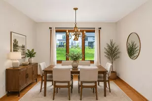 706 North Point Dr, Schaumburg, IL 60193 - Photo 5