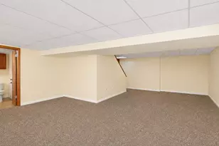 706 North Point Dr, Schaumburg, IL 60193 - Photo 31