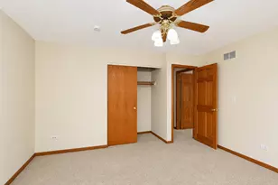 706 North Point Dr, Schaumburg, IL 60193 - Photo 25