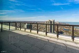 1560 N Sandburg Terrace, Chicago, IL 60610 - Photo 21