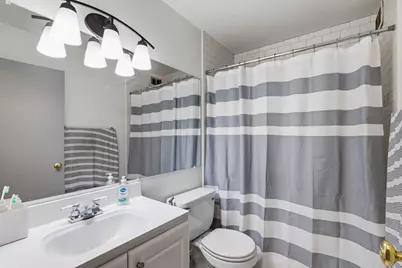 1560 N Sandburg Terrace #1405, Chicago, IL 60610 - Photo 13