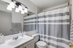 1560 N Sandburg Terrace, Chicago, IL 60610 - Photo 13