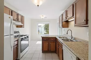 7030 Park Ln Ct, Woodridge, IL 60517 - Photo 3