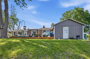 104 1st St E, Lyndon, IL 61261 - Photo 3