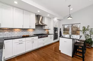 6323 N Kirkwood Ave, Chicago, IL 60646 - Photo 9