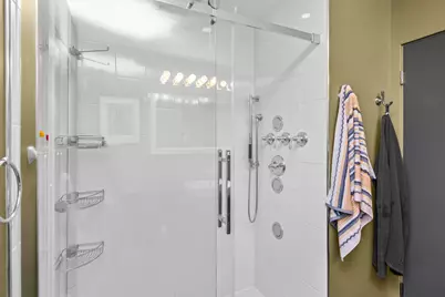 6323 N Kirkwood Avenue, Chicago, IL 60646 - Photo 15